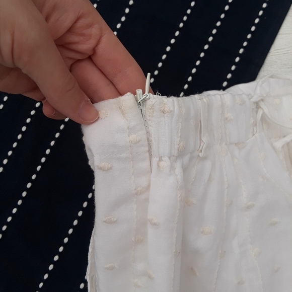 Jen's Pirate Booty| Roux Romper Crochet White XS - Picture 2 of 9